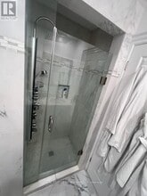 932 Elgin St in Newmarket, ON - Building Photo - Building Photo