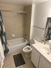 350 G St SW, Unit N511 in Washington, DC - Foto de edificio - Building Photo