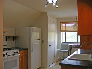 524 Villa Ave in Fairfield, CT - Building Photo - Building Photo