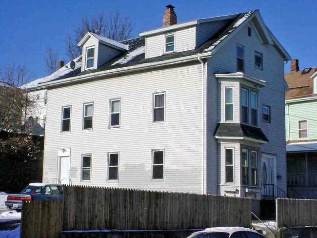 52 Earle St