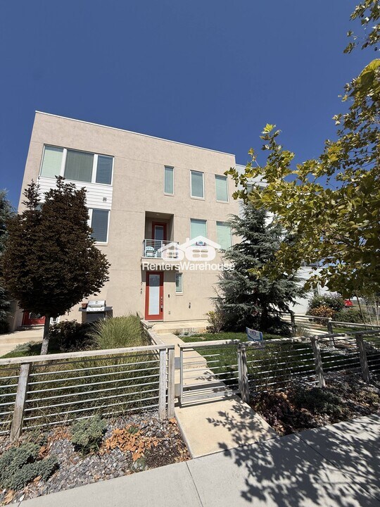 6148 W Lake Ave in South Jordan, UT - Building Photo