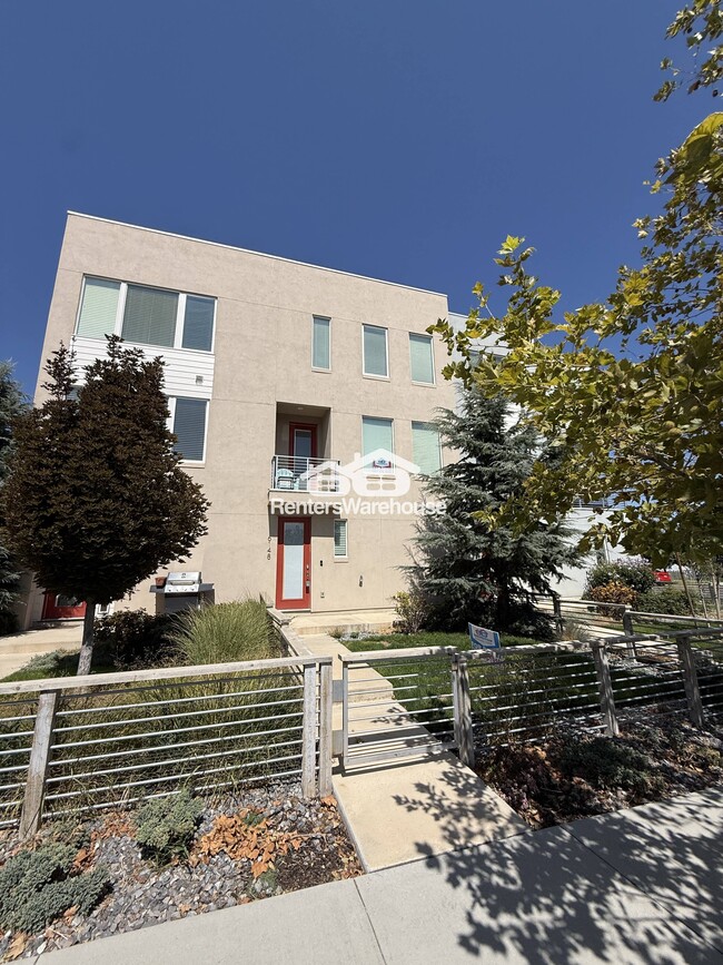 property at 6148 W Lake Ave