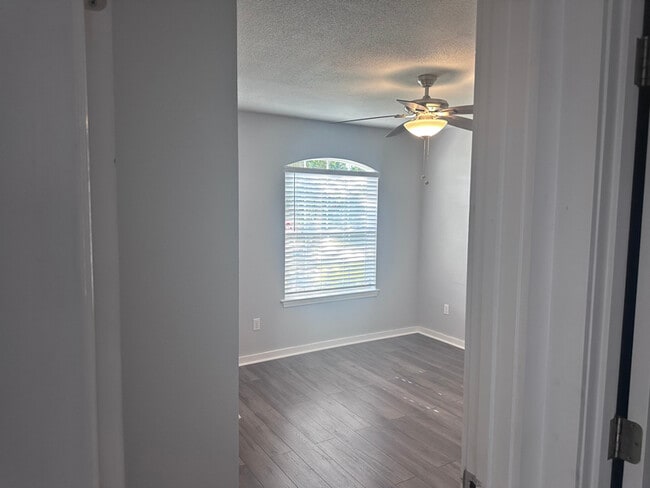 36 Stowe Rd in Mary Esther, FL - Foto de edificio - Building Photo