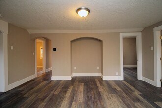 5325 N Fessenden St in Portland, OR - Building Photo - Building Photo