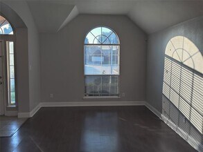 7911 Decoy Dr in Arlington, TX - Building Photo - Building Photo