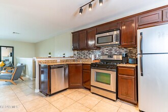 4725 Pistolero Ln in El Paso, TX - Building Photo - Building Photo