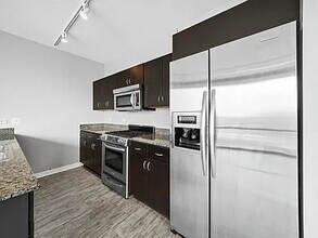 860 W Blackhawk St in Chicago, IL - Building Photo - Building Photo