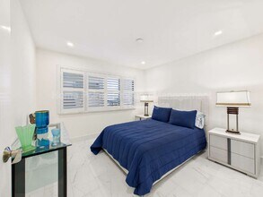 25870 Hickory Blvd in Bonita Springs, FL - Foto de edificio - Building Photo