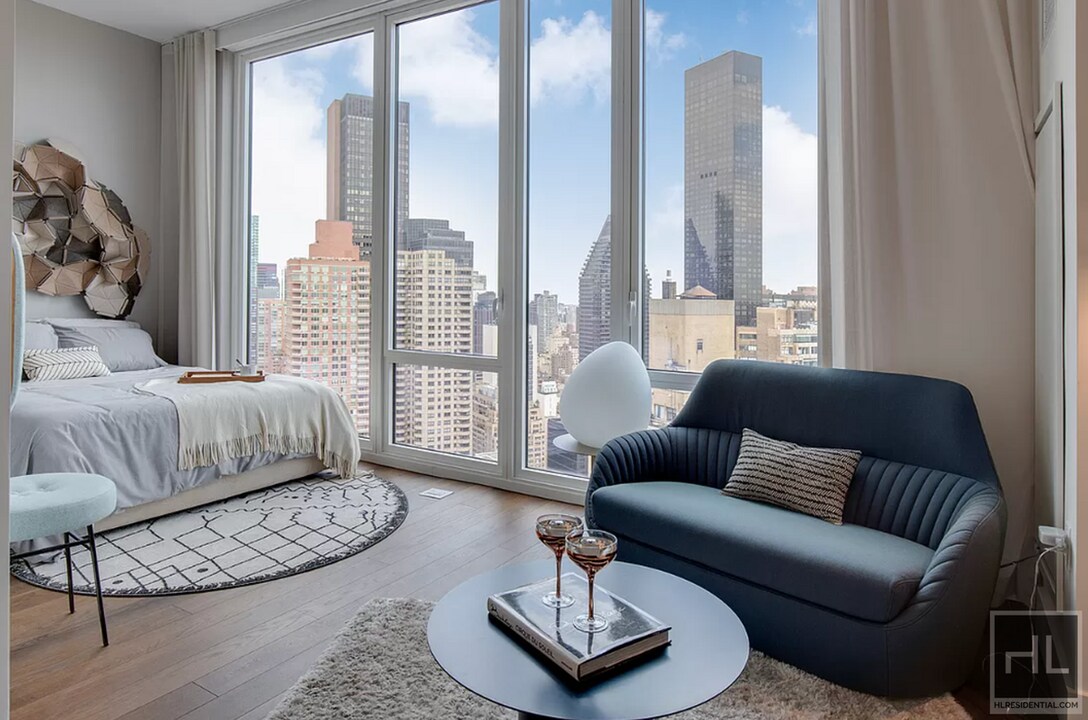 East 44th Street, Unit 22C in New York, NY - Foto de edificio