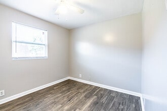 Village on the Green in Nashville, TN - Foto de edificio - Interior Photo