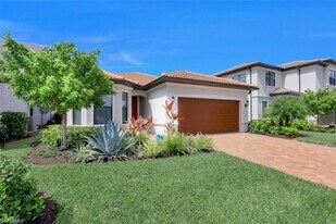 7253 Wilton Dr N in Naples, FL - Building Photo