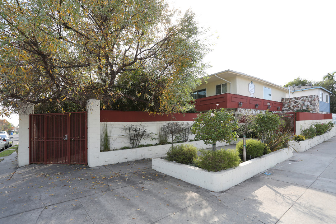 Mar La Rue Apartments in Culver City, CA - Building Photo