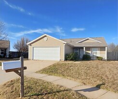 1029 SW 153rd St in Oklahoma City, OK - Building Photo