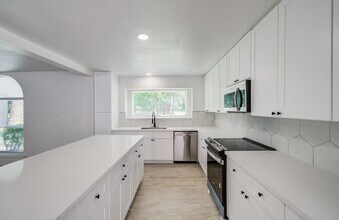 494 Brandon Rd in Conroe, TX - Building Photo - Building Photo