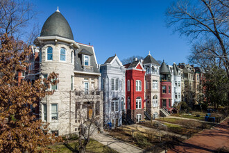 1000 E Capitol St NE in Washington, DC - Building Photo - Building Photo