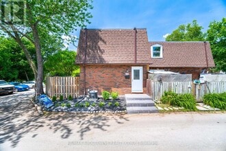 674 Francis Rd in Burlington, ON - Building Photo - Building Photo