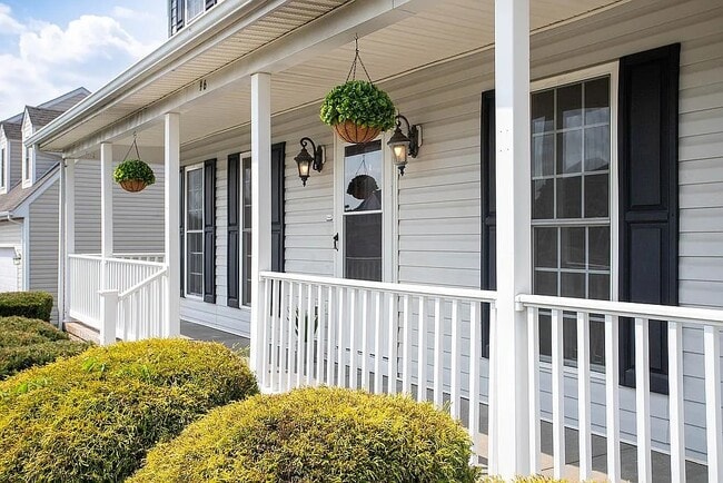 96 Laurel Wood Dr in Waynesboro, VA - Building Photo - Building Photo