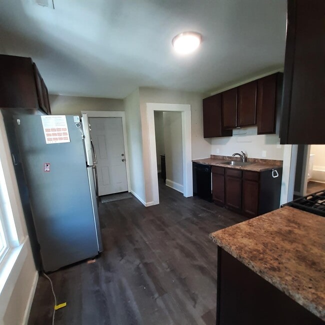 355 Springfield St, Unit Fl 2 in Agawam, MA - Foto de edificio - Building Photo