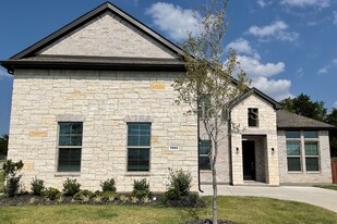 1002 Stillmeade Dr in Midlothian, TX - Building Photo
