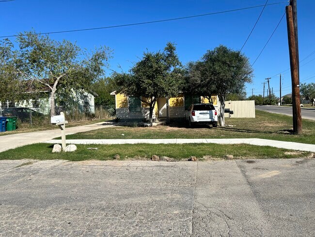 7834 Shetland Dr in San Antonio, TX - Building Photo - Building Photo