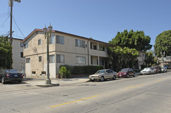 1325 Wilcox Ave in Los Angeles, CA - Building Photo - Building Photo