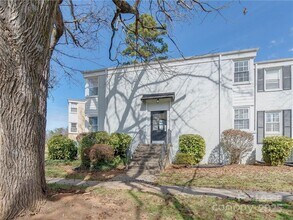 220 Wakefield Dr in Charlotte, NC - Building Photo - Building Photo