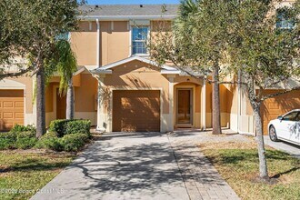 2545 Revolution St in Melbourne, FL - Foto de edificio - Building Photo