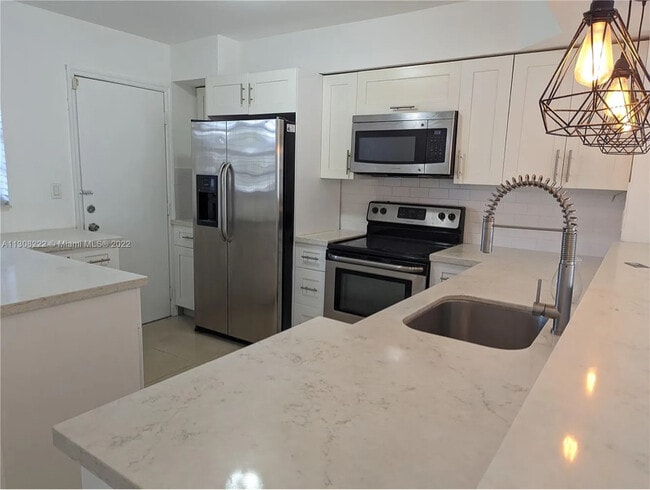 19001 NE 14th Ave in Miami, FL - Building Photo - Building Photo