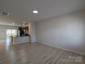 7123 Jane Parks Way in Charlotte, NC - Building Photo - Building Photo