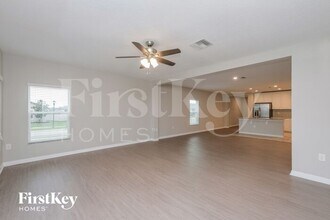 18902 Malinche Loop in Spring Hill, FL - Building Photo - Building Photo