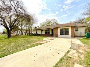 7338 Marble Creek Dr in San Antonio, TX - Building Photo - Building Photo