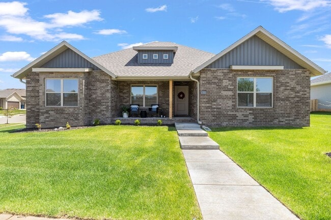 property at 1353 N Sandy Creek Cir