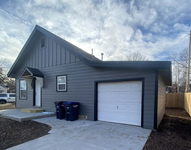 property at 731 S Taylor St