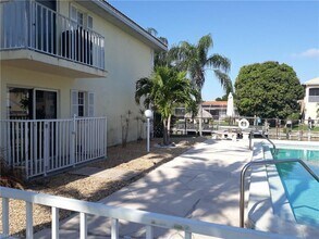 5112 Coronado Pkwy-Unit -9 in Cape Coral, FL - Building Photo - Building Photo