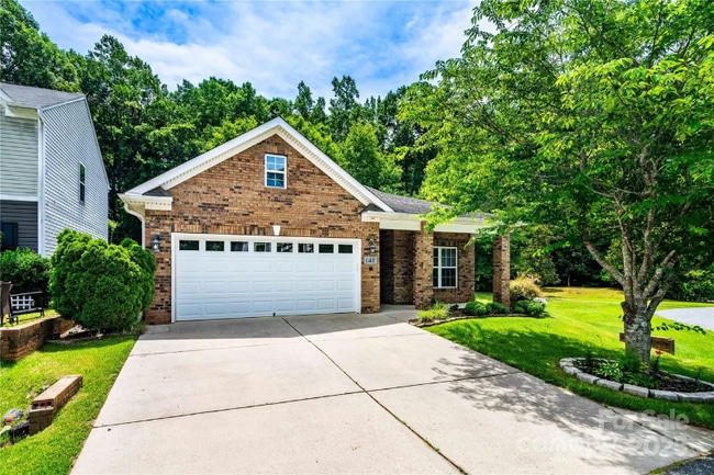 property at 141 Aberdeen Dr