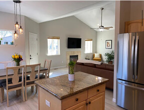 8534 W 48th Pl in Arvada, CO - Foto de edificio - Building Photo