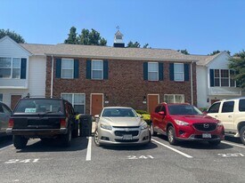 241 Mulberry Cir in Lynchburg, VA - Building Photo