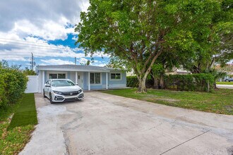 626 NW 7th St in Boynton Beach, FL - Building Photo - Building Photo