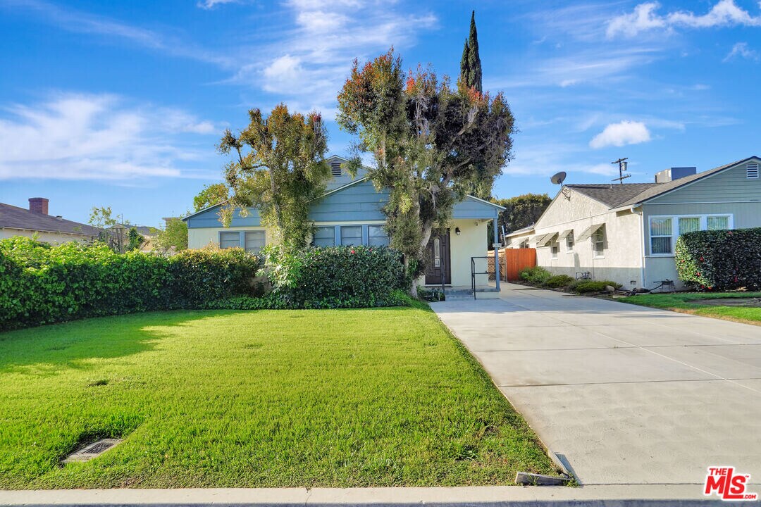 12630 Martha St in Los Angeles, CA - Building Photo