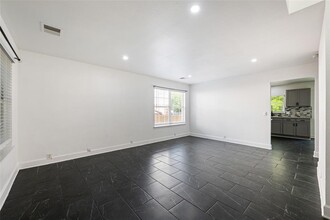 804 Tapestry Cove in Pflugerville, TX - Building Photo - Building Photo