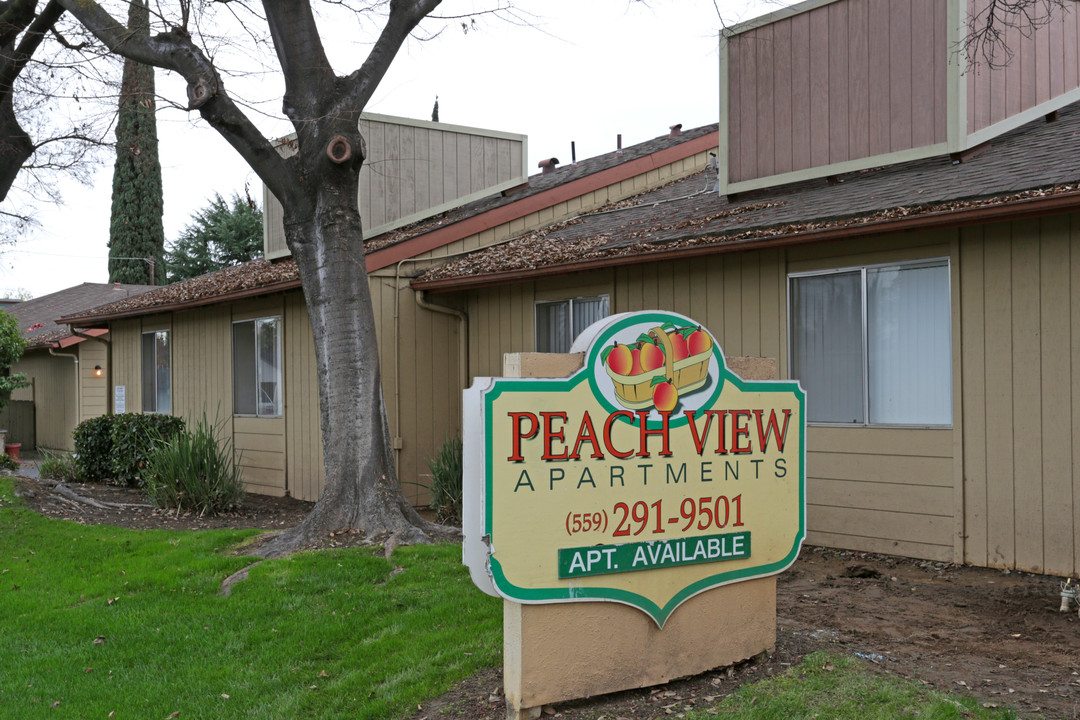 Peachview Apartments in Clovis, CA - Building Photo