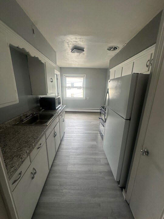 7109 W Capitol Dr in Milwaukee, WI - Building Photo