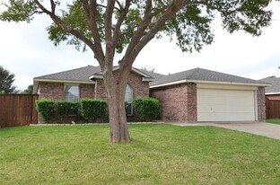 1128 Lake Haven Dr in Little Elm, TX - Building Photo