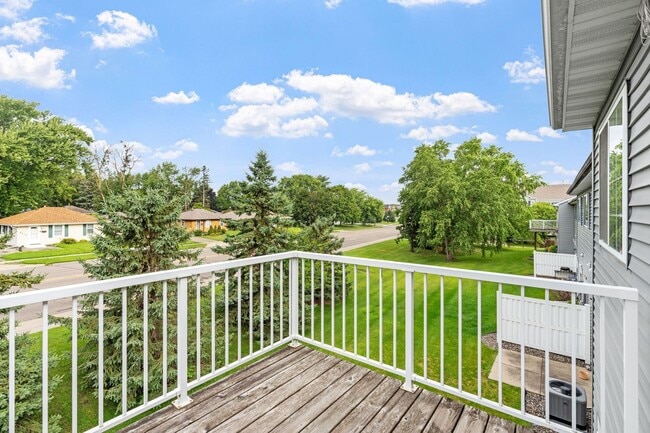 5423 Elm Grove Ave in Minneapolis, MN - Building Photo - Building Photo