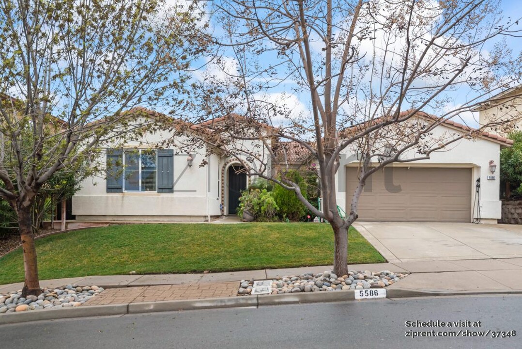 5586 Ventry Way in Antioch, CA - Building Photo