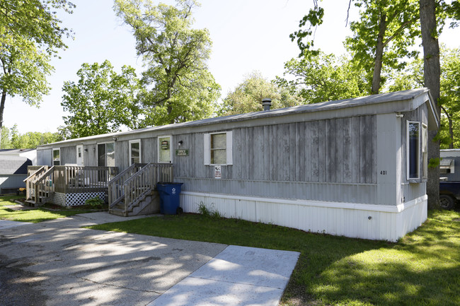 Hidden Oaks Mobile Home Park in Fruitport, MI - Building Photo - Building Photo