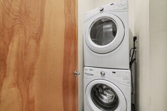 26 E 14th St in Cincinnati, OH - Building Photo - Building Photo