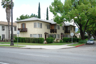 926 Norton Ave in Glendale, CA - Foto de edificio - Building Photo