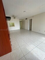 16751 NE 9th Ave in Miami, FL - Building Photo