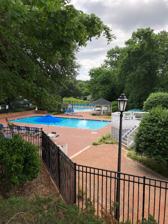 925 Cleveland St in Greenville, SC - Building Photo